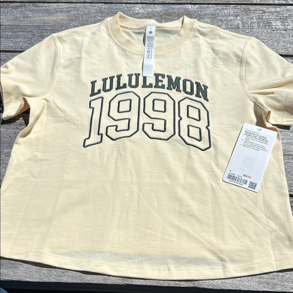 Lululemon Relaxed-Fit Cotton Jersey‎ T-Shirt Graphic  Butter Cream 🤍 Size 4 NWT